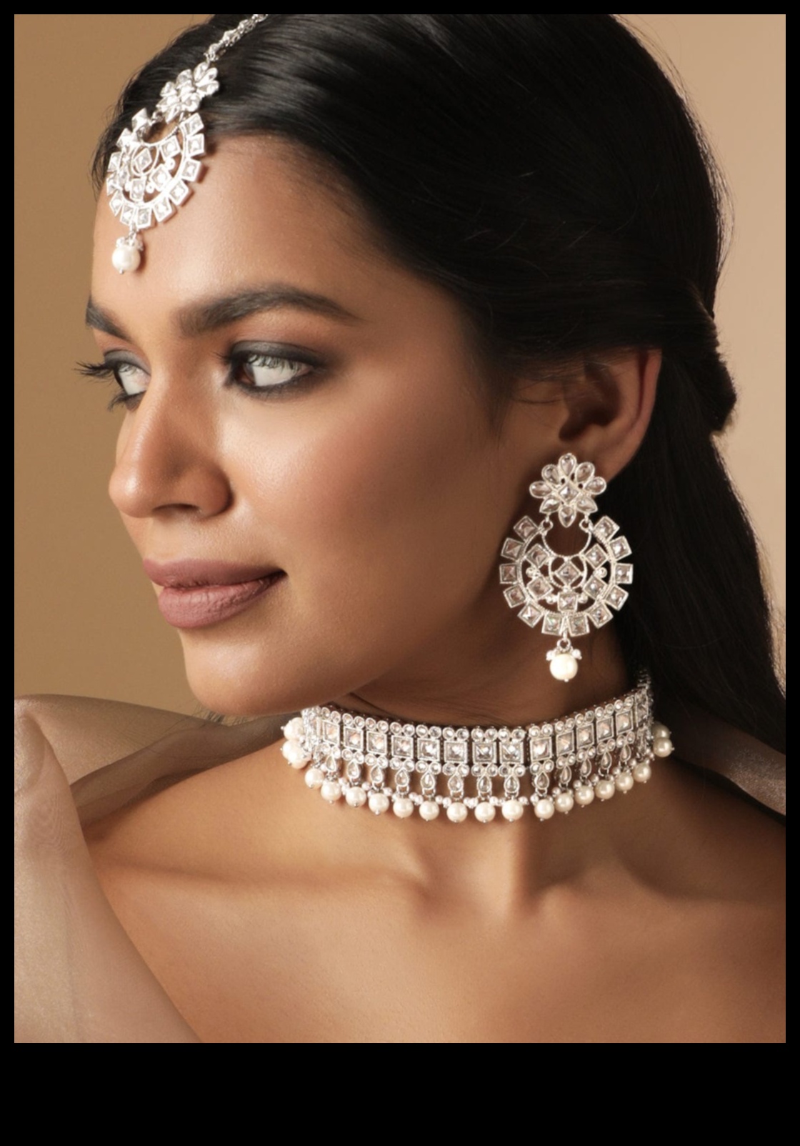 Mirdzošas saites: savienojiet savu stilu ar mūsu spožajām saišu aizbāznēm