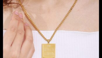 Gudrības čuksti: valkājiet mūsu gudrības iedvesmoto kaklarotu mūžīgo skaistumu